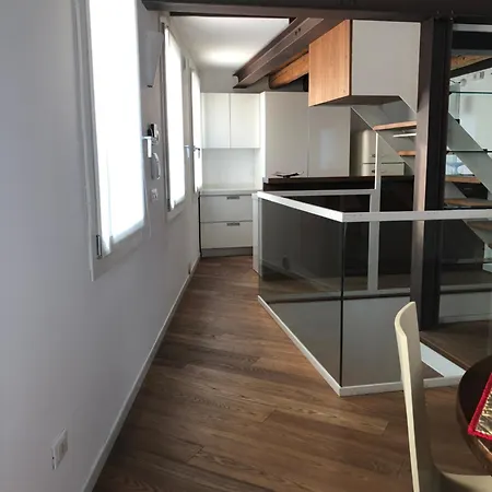 Deluxe Apartment *