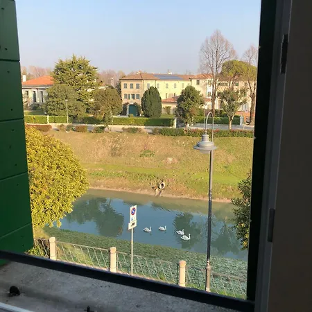 Apartment Deluxe *