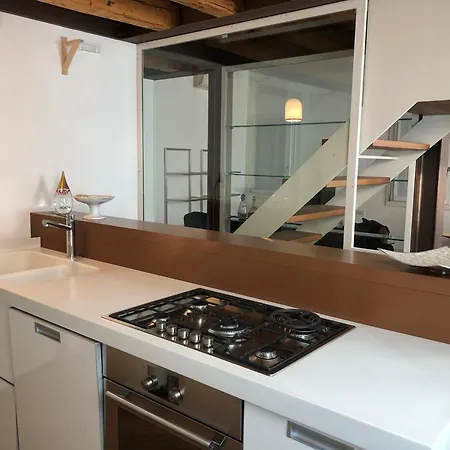 Deluxe Apartment *